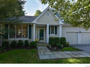 12 Cross River Rd, Mount Kisco, NY 10549