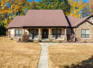 153 River Dr, Pangburn, AR 72121