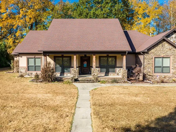 153 River Dr, Pangburn, AR 72121