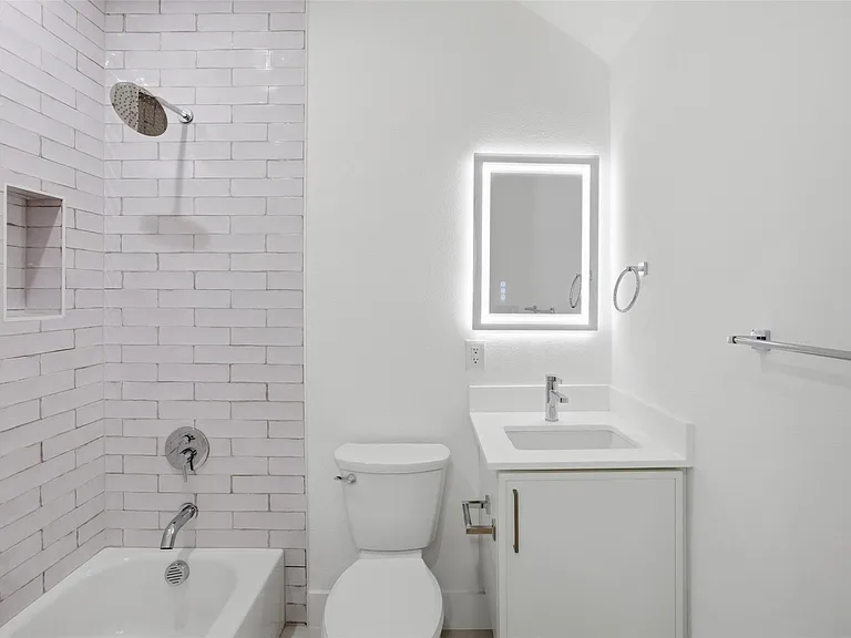 4605 Belmont Ave #A2 — Photo 12