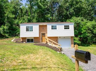 33 Arlor Dr, Pittsburgh, PA