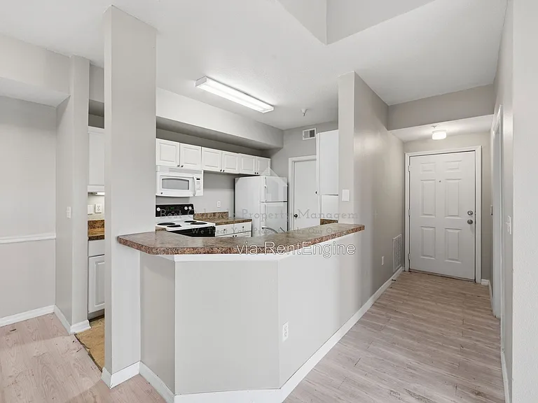 5572 Metrowest Blvd #5-304 — Photo 7