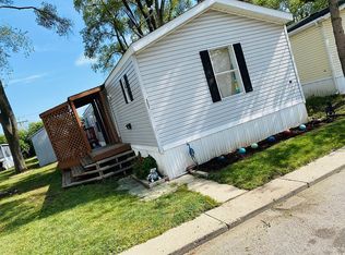 357 John Dr, Elgin, IL 60120