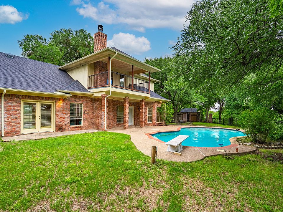 1st image of 137 Lakeview Dr