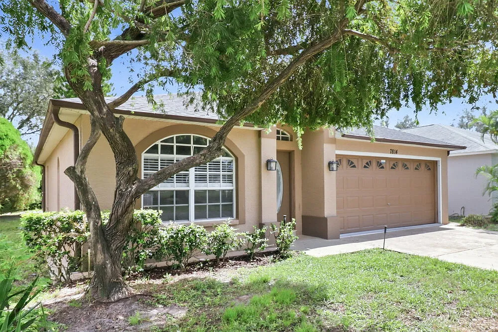 3 bed, 2.0 bath, 1420 sqft, $1,915 — Photo 3