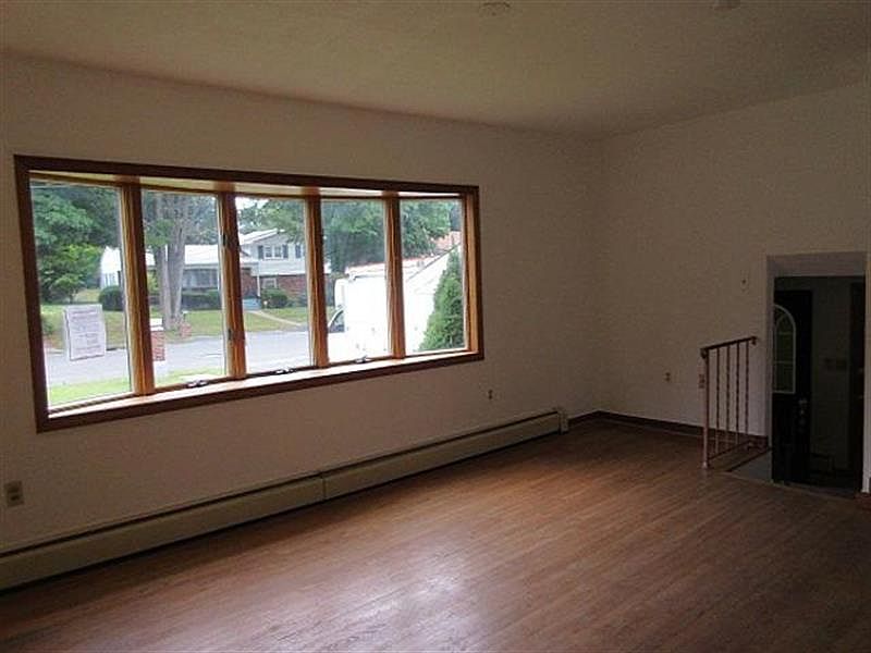 2nd image of 19 Hartley Dr