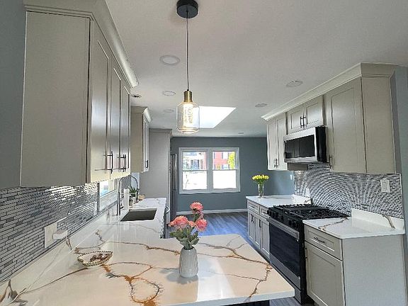 3rd image of 12903 Morningside Ln