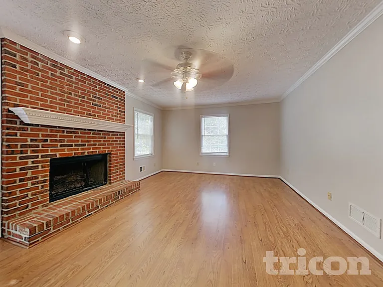1516 Maple Ridge Dr — Photo 8
