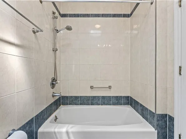 2726 East 27th Street image 20 of 29