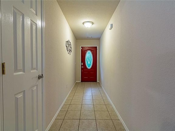 3rd image of 12 Windsor Ln