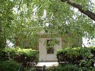 5561 Woodmont St, Pittsburgh, PA 15217