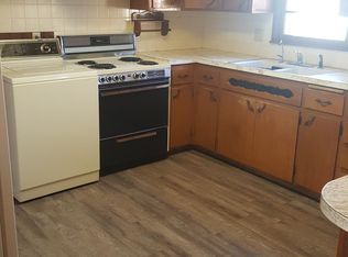 1702 Dearborn St, Augusta, KS 67010