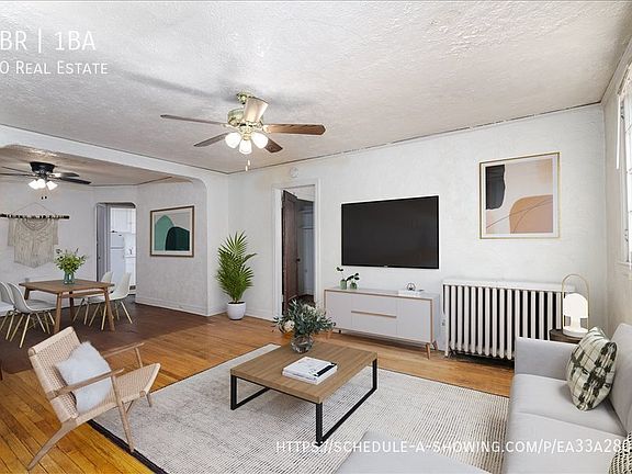 3rd image of 1320 N York St #28