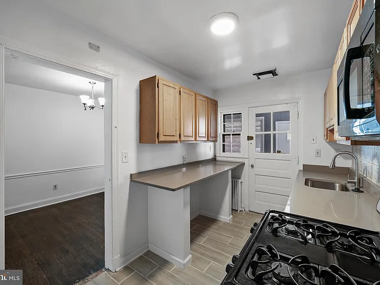 819 20th St NE — Photo 9