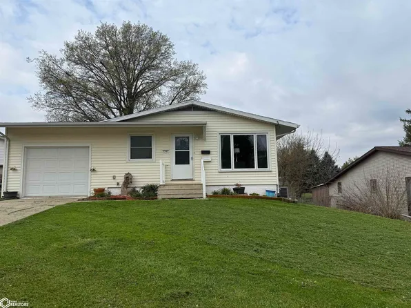 1207 Glenwood Ter, Marshalltown, IA 50158