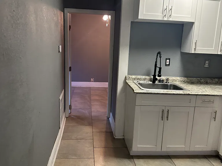 1710 E Genesee St — Photo 12