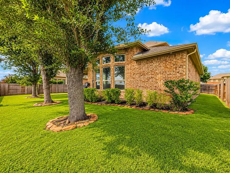 3835 Dortmund Dr — Photo 43