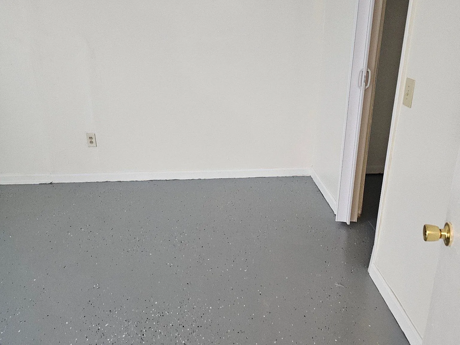 2 bed, $800 — Photo 2