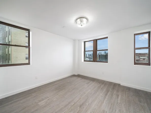 201 Cornelison Avenue image 4 of 10