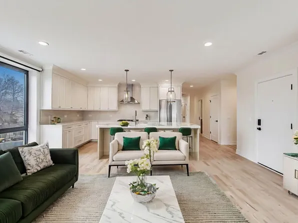 5035 N Lincoln Ave #3N, Chicago, IL 60625