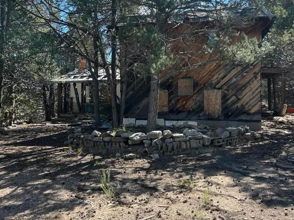 20 Millionaire Cir, Tijeras, NM 87059