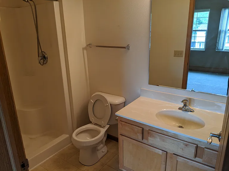 5733 Lexington St — Photo 19