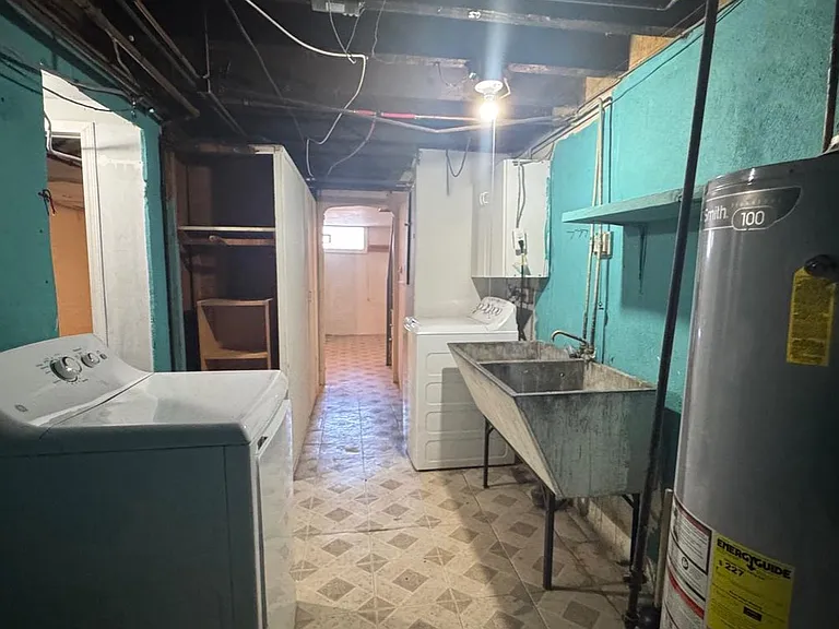 3430 N Water St — Photo 15