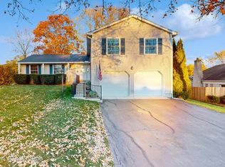 725 Kipling Ct, Roselle, IL