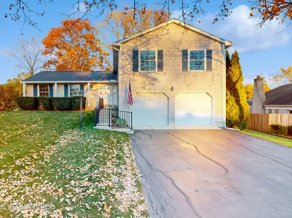 725 Kipling Ct, Roselle, IL 60172