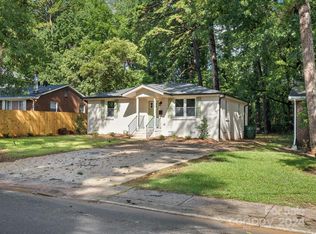 2426 Finchley Dr, Charlotte, NC 28215