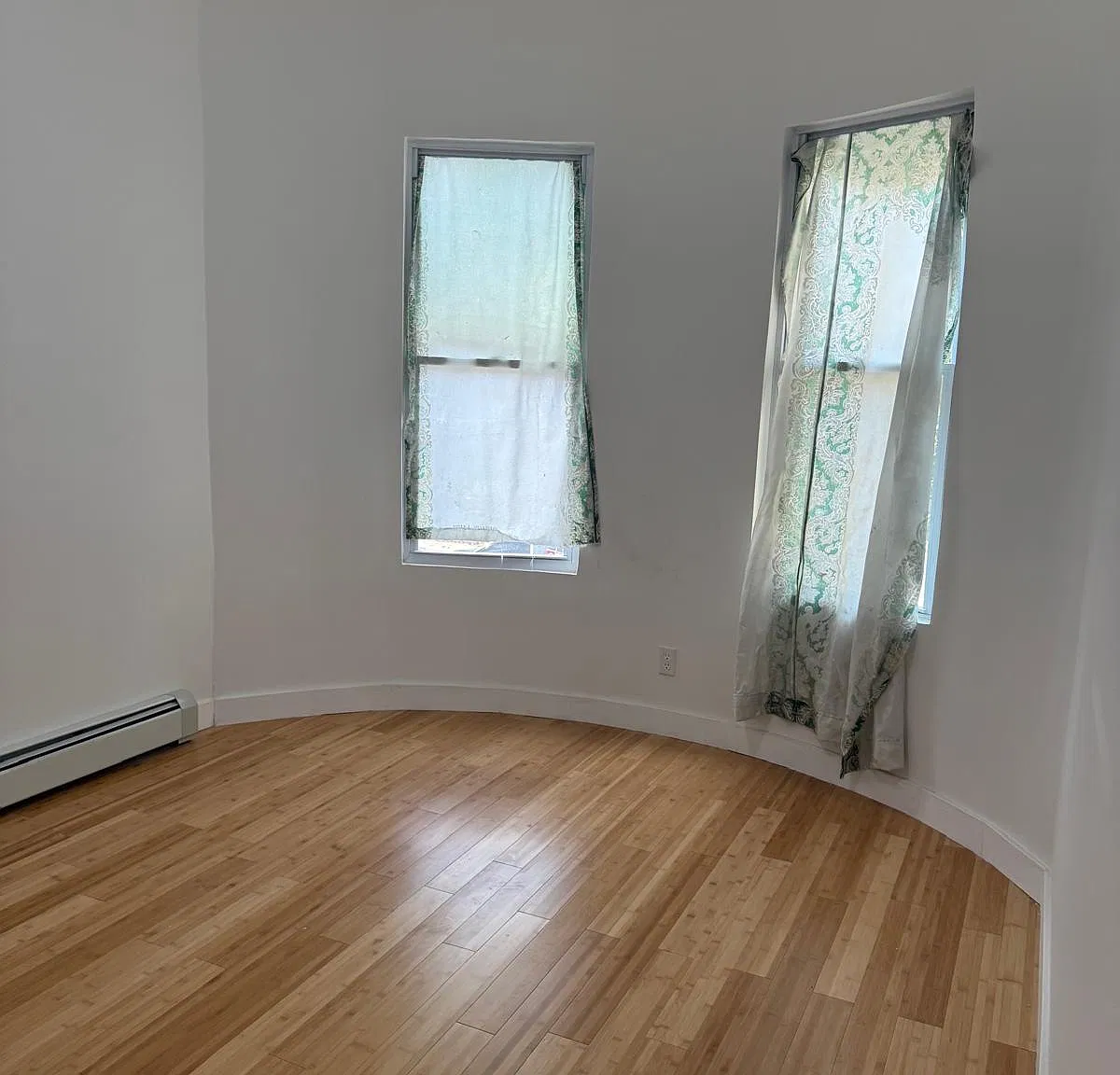 3 bed, $3,454 — Photo 1