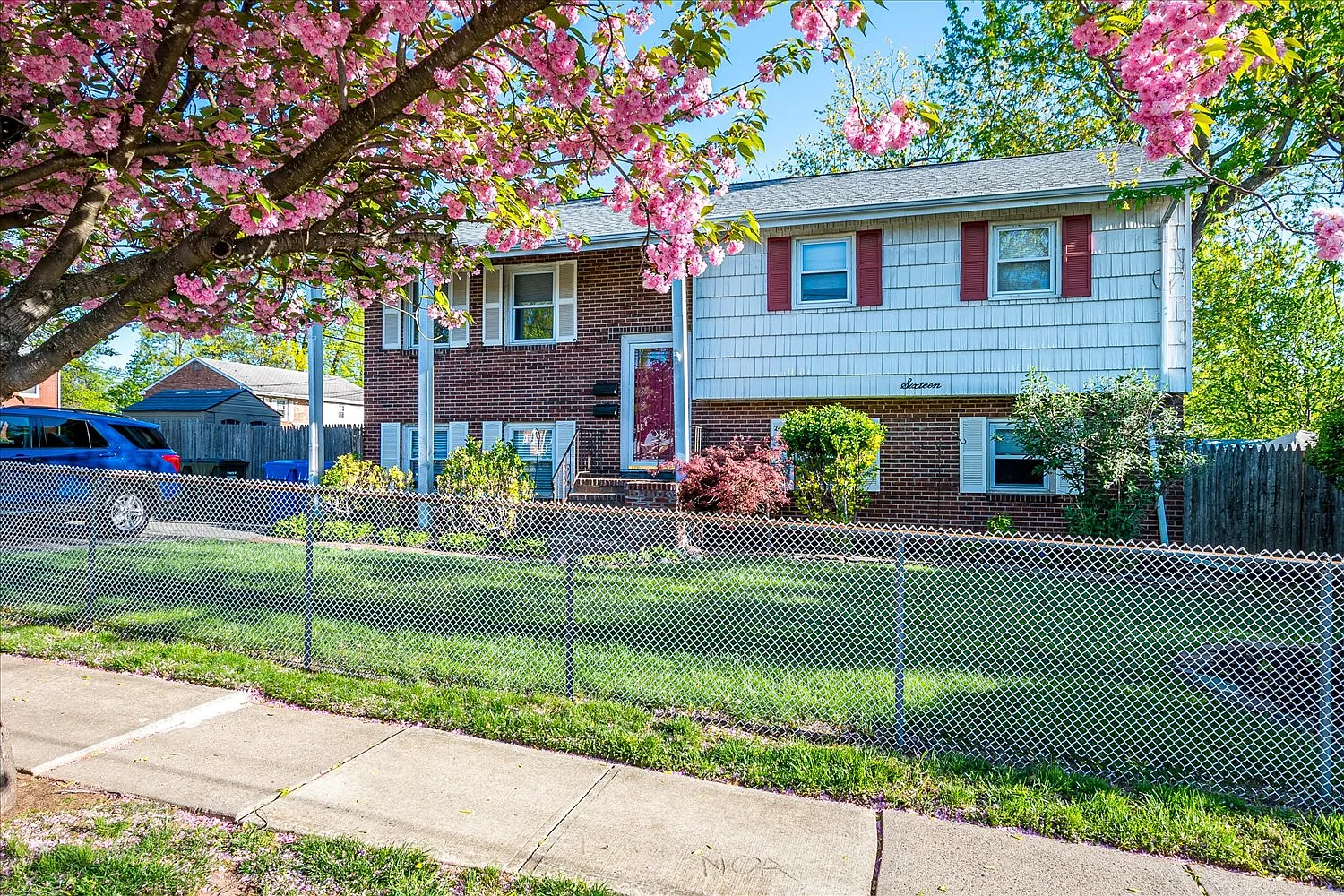 3 bed, 1100 sqft, $2,700 — Photo 4