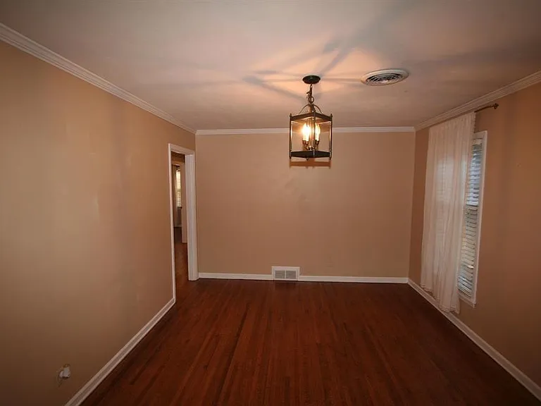 1588 Dorset Dr — Photo 13
