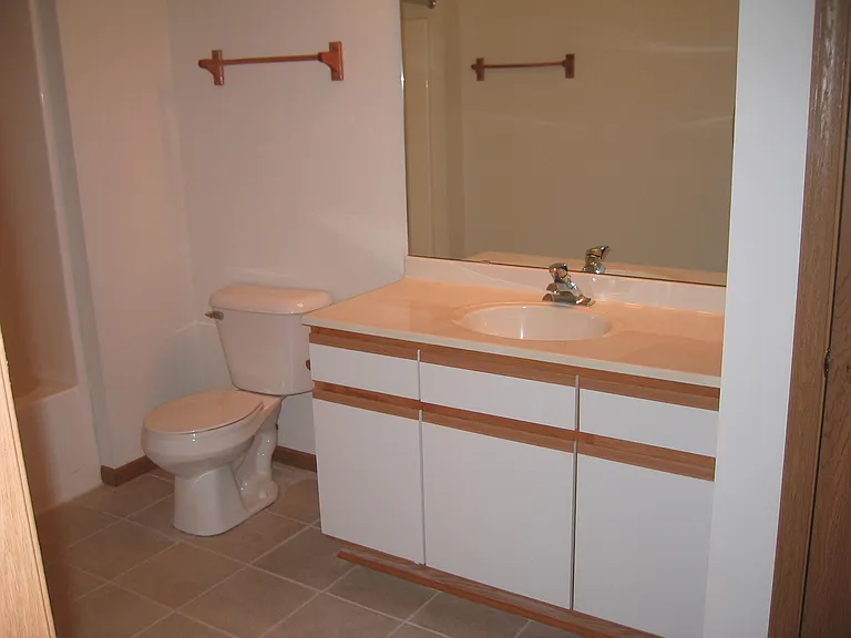 Windsor Pond Apartments — Photo 49
