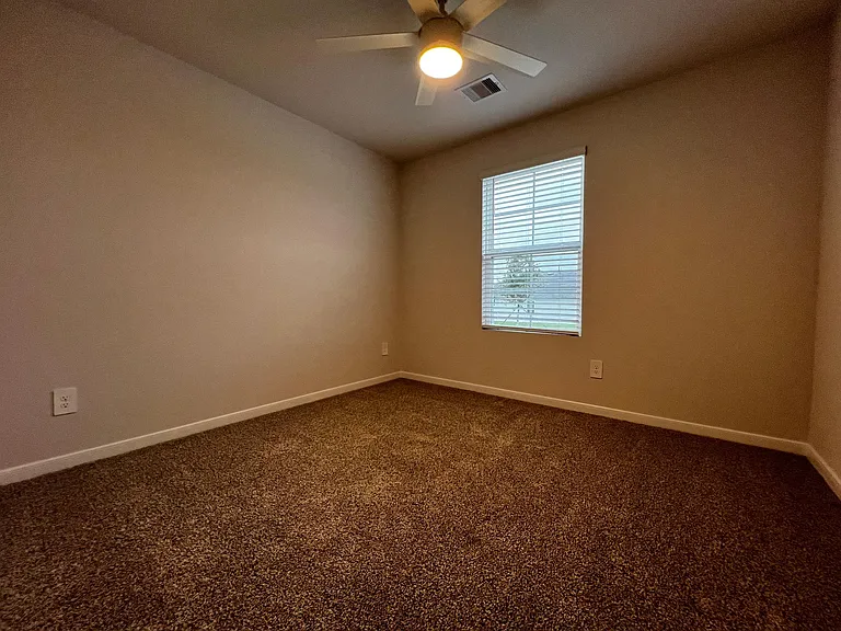 315 Darwin Pl — Photo 13