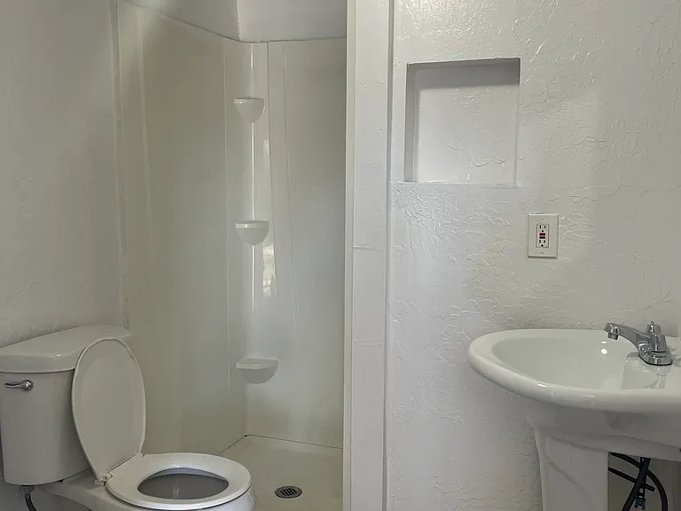 415 1/2 Lincoln Ave #B — Photo 8