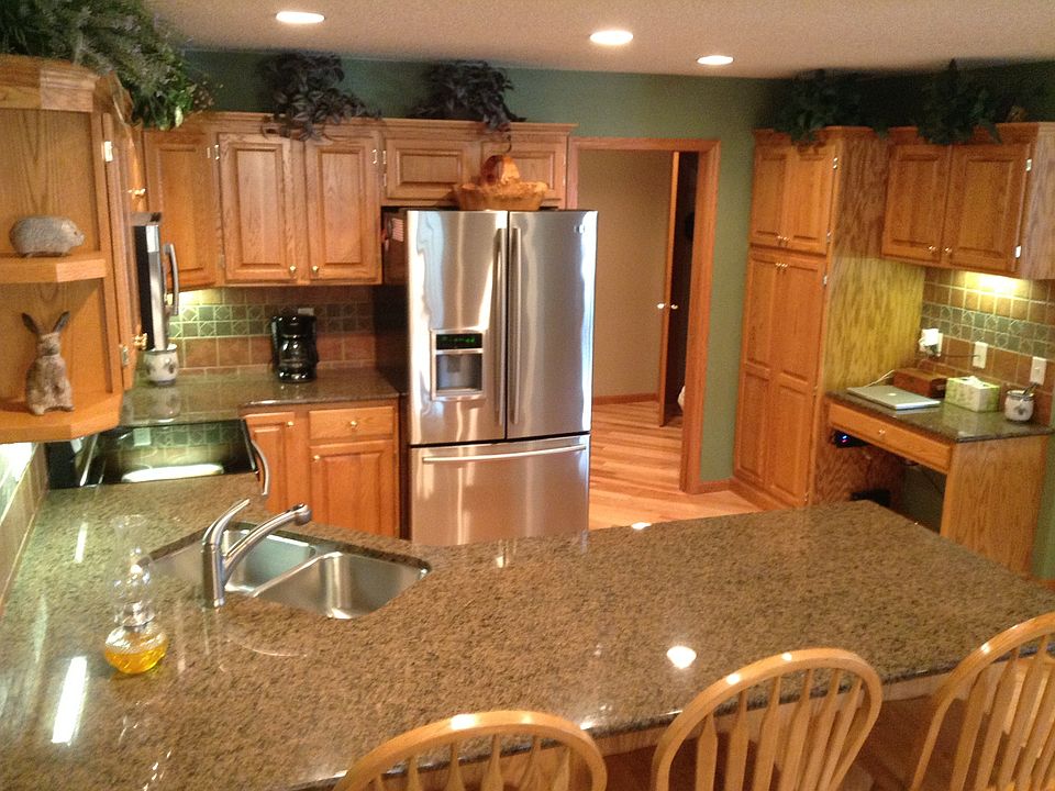 1st image of 929 Fairchild Dr