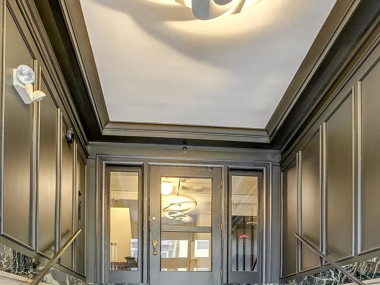 Cambrian Apartments — Photo 10