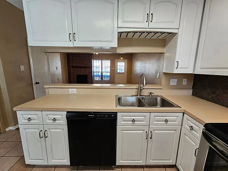 202 Samuel Blvd #3C — Photo 15