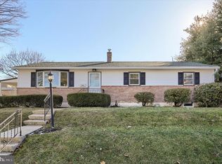 516 Roxbury Dr, Harrisburg, PA 17112