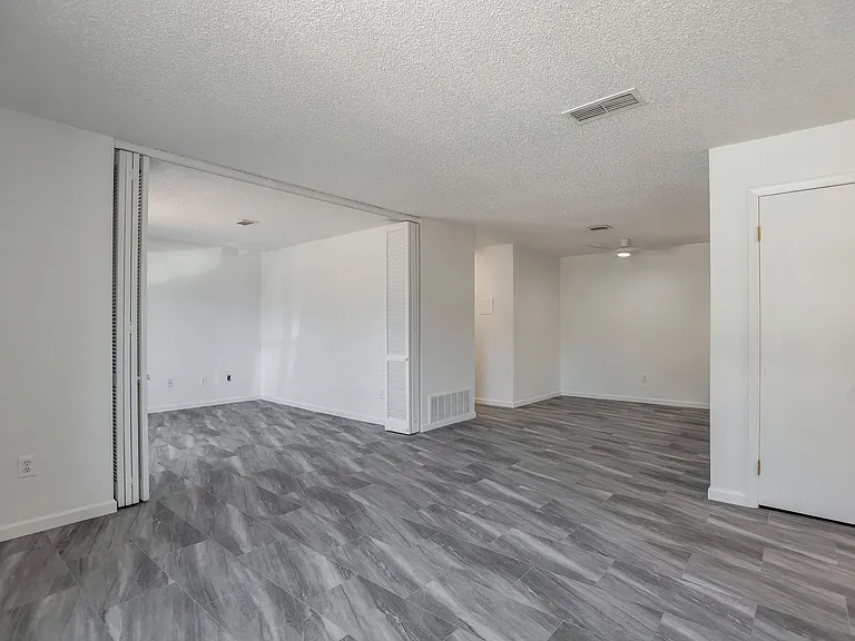 2330 E Fremont Ave #A19 — Photo 8