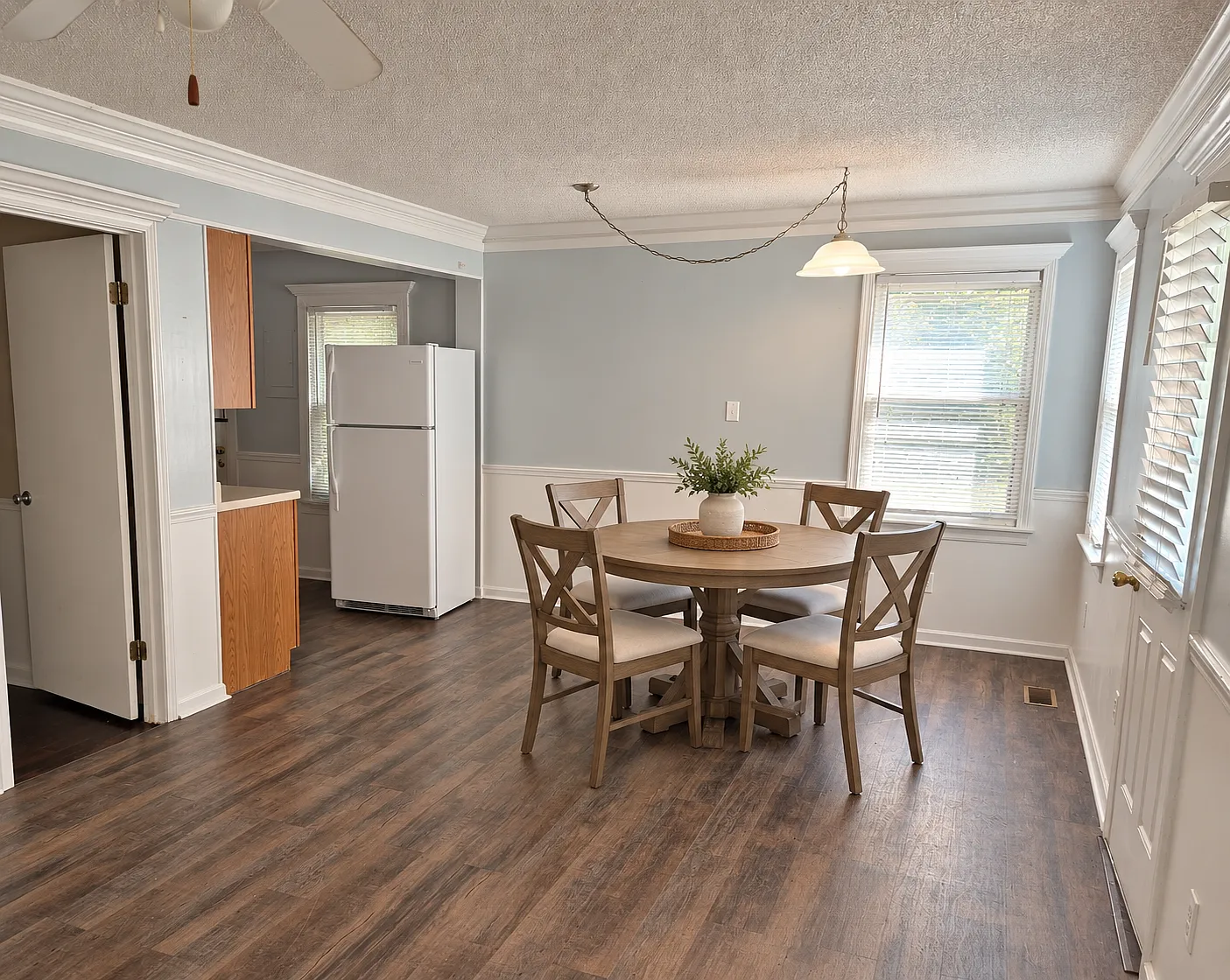 2 bed, 1.0 bath, 768 sqft, $975 — Photo 3