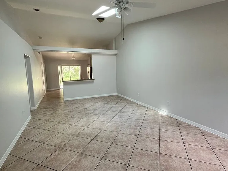 133 Plain View Dr — Photo 2