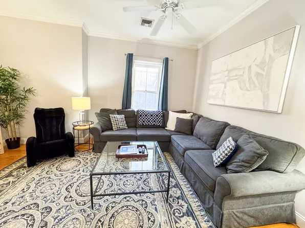 7 Harvard Sq, Brookline, MA