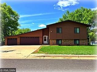 6 W Golden Lake Rd, Circle Pines, MN 55014