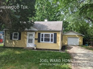 704 Sherwood Ter, Champaign, IL