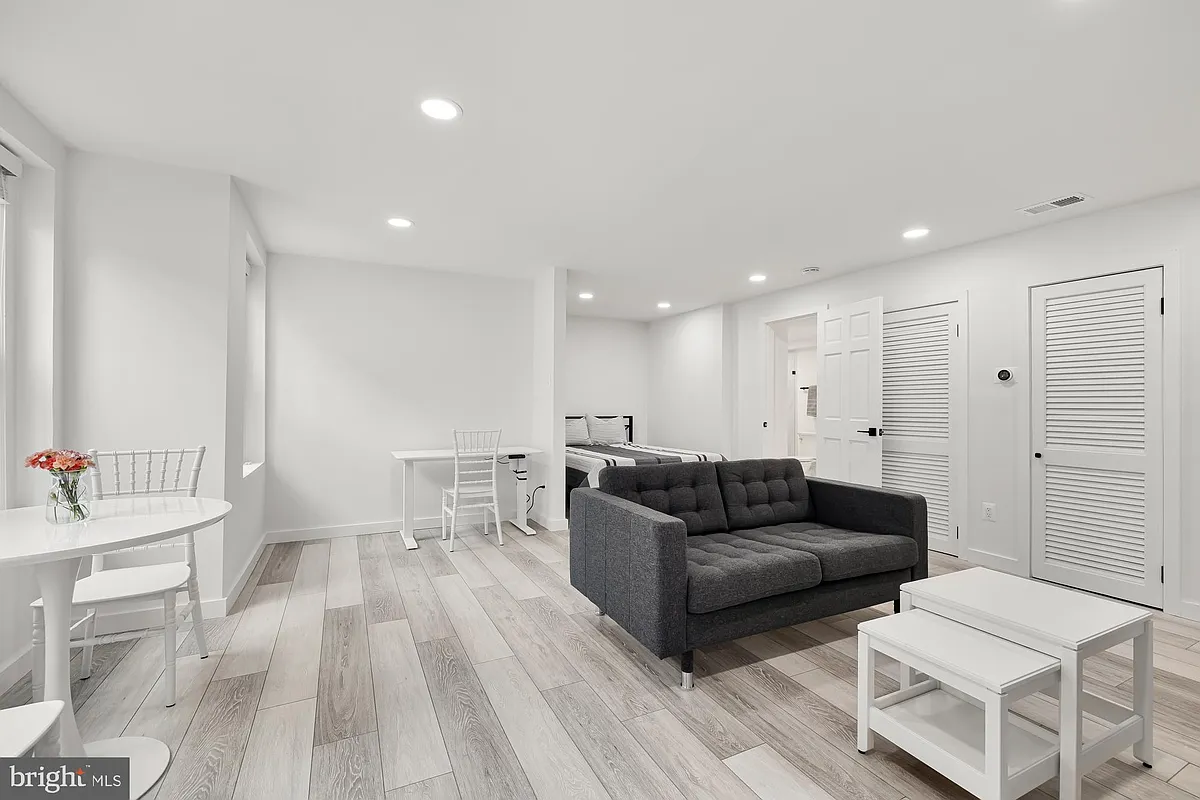 Building Photo - 1821 19th St NW #2
