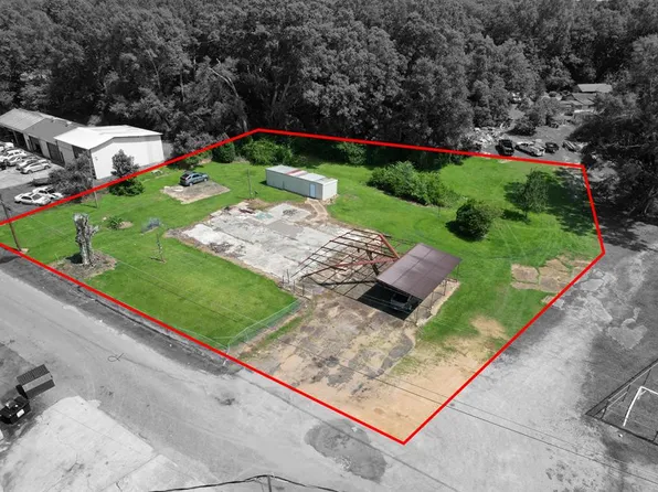 210 White Blvd, McComb, MS 39648