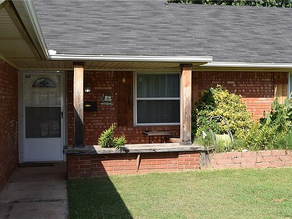 4th image of 3300 N Viewpoint Dr