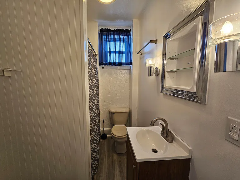 816 W Wayne St — Photo 18
